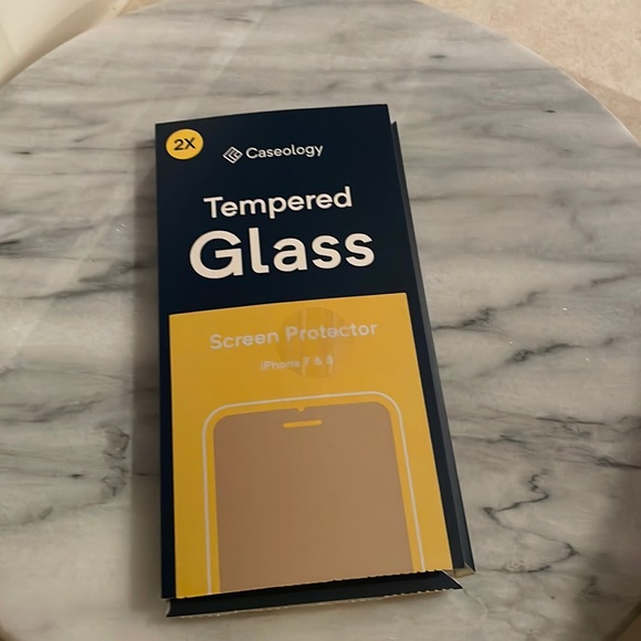Caseology Tempered Glass Screen Protector - Picture 1 of 7
